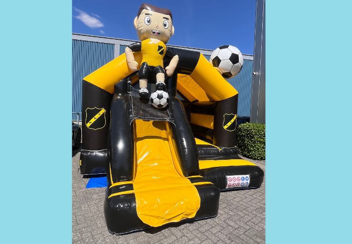 Springkussen Huren | NAC thema | 5 m x 4,0 m x 3,3 m | Geschikt Voor 6 Personen